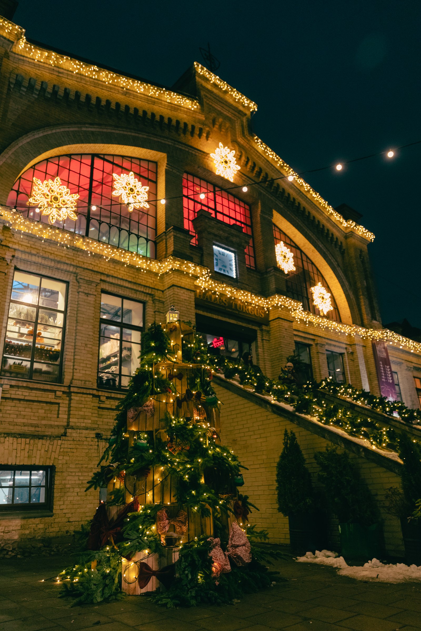 Read more about the article Kalėdinės mugės dirbtuvės Vilniaus Halės turguje