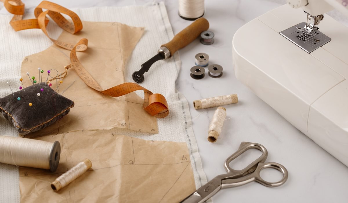 tailoring-items-arrangement-still-life